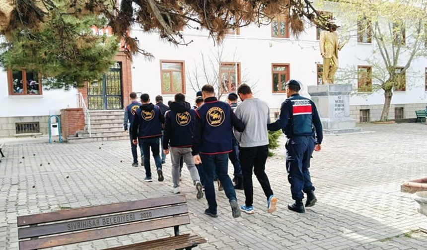 Eskişehir'de Çobanları Hamamda Oyalayıp 36 Büyükbaşı Çaldılar!