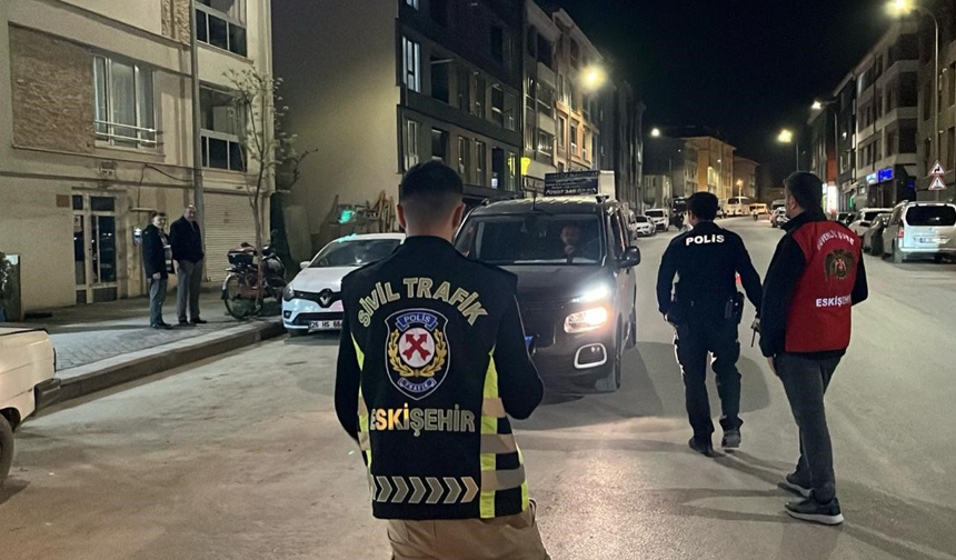 Eskişehir’de Ekipler Bir Gecede 329 Şahsı Sorguladı!