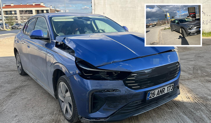 Eskişehir’de İki Aracın Çarpıştığı Kazada Çocuklar Yaralandı