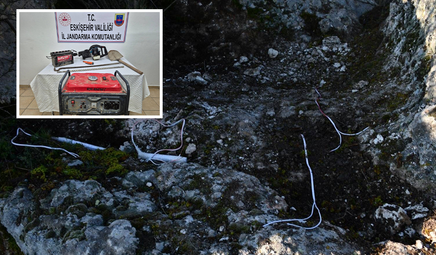 Eskişehir'de Kaçak Kazı Yapan Defineciler Suçüstü Yakalandı!