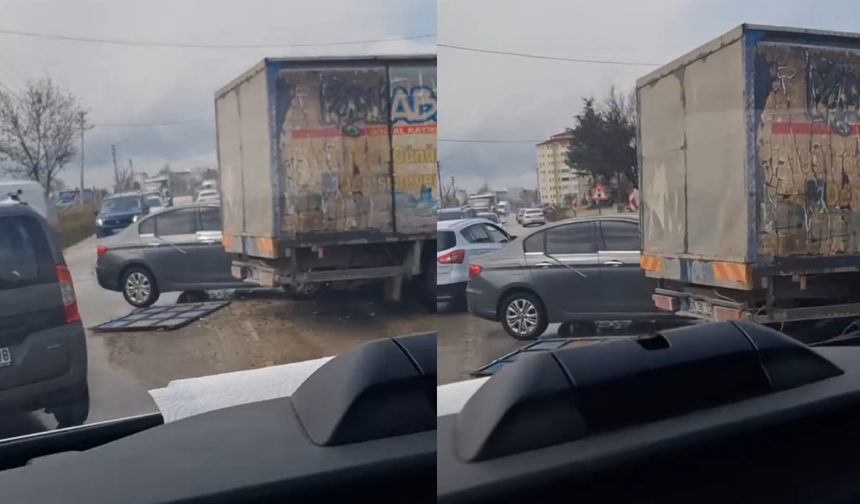 Eskişehir’de Kalabak Su Dağıtım Aracı Kaza Yaptı!