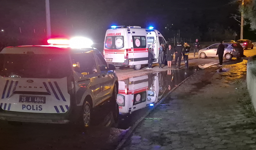 Eskişehir’de Kontrolden Çıkan Araç Duvara Çarparak Durabildi