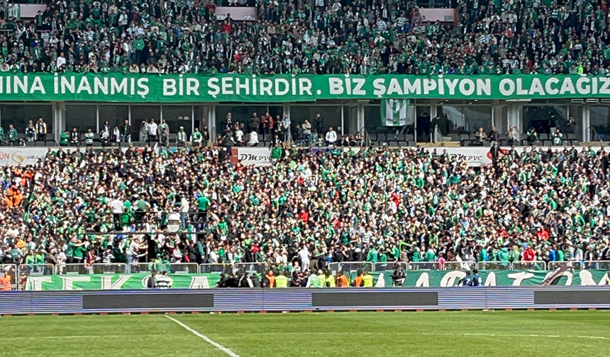 Eskişehir’de Oynanan Önemli Maçta Tribünler Bir Anda Karıştı!