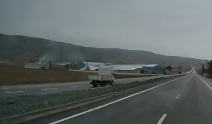 Eskişehir’de Ters Yöne Giren Kamyonet Kazaya Davetiye Çıkardı!