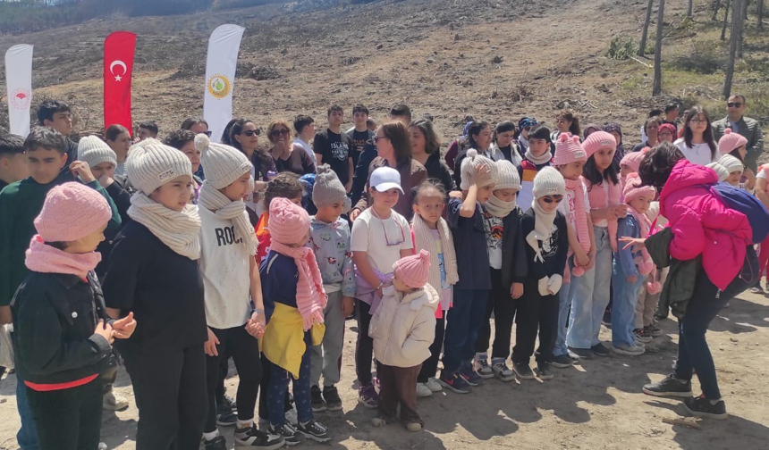 Eskişehir’de Yüz Çocuk Bin Fidanı Toprakla Buluşturdu!