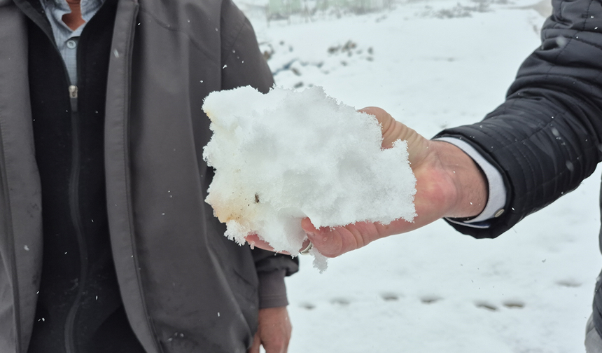 Eskişehir’in Yüksek Kesimleri Nisan Ayında Beyaza Büründü!