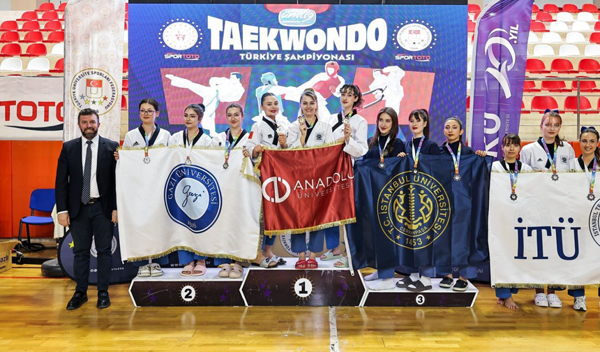 Anadolu Üniversitesi Sporcuları Şampiyonada Rakip Tanımadı!