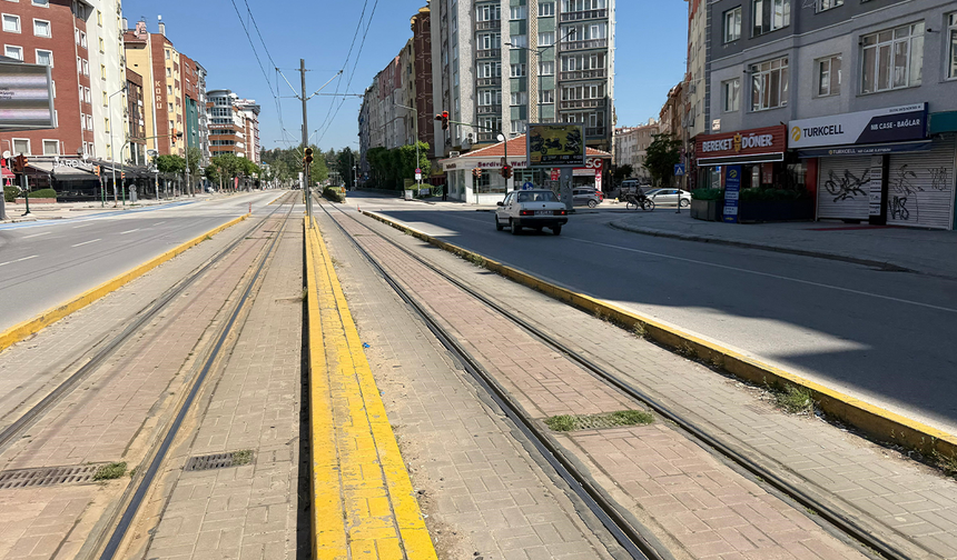 Eskişehir'de Bayramın İlk Günü Sokaklar Sessizliğe Büründü!