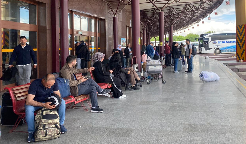 Eskişehir Otogarı’nda Bayram Yoğunluğu! Tüm Seferler Doldu!