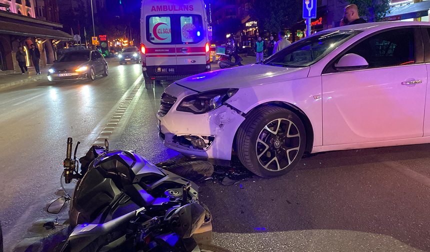Eskişehir’de Korkutan Kaza! Otomobille Motosiklet Çarpıştı!