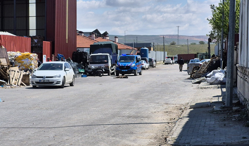 Eskişehir’de Makineye Sıkışan İşçi Ağır Yaralandı!
