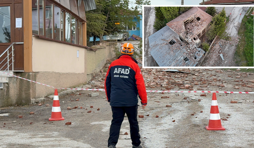 Eskişehir’de Yıldırım Düşen Cami Adeta Yerle Bir Oldu!