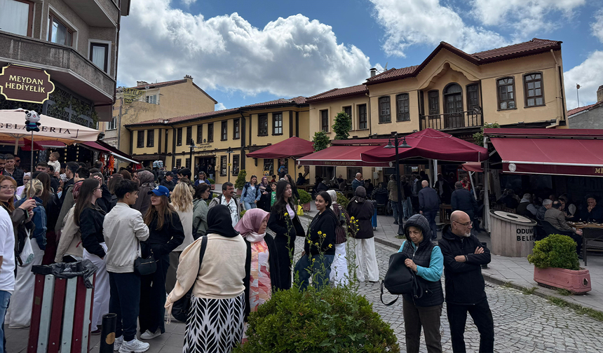 Eskişehir'in Tarihi Odunpazarı Bölgesi Ziyaretçi Akınına Uğradı!