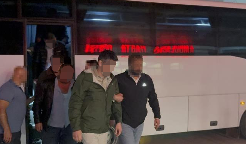 Tepebaşı Belediyesi’ne Operasyonda Gözaltına Alınan Şüpheliler Sağlık Kontrolünden Geçirildi!