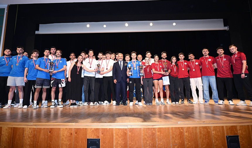 Anadolu Üniversitesi Spor Ödülleri Sahiplerini Buldu!
