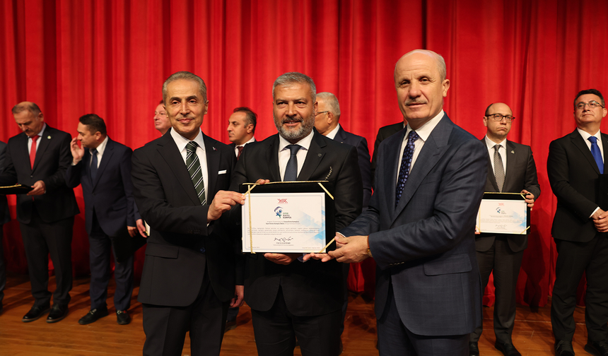 Anadolu Üniversitesi Yunus Emre Kampüsü Türkiye Genelinde İlk 10’da!