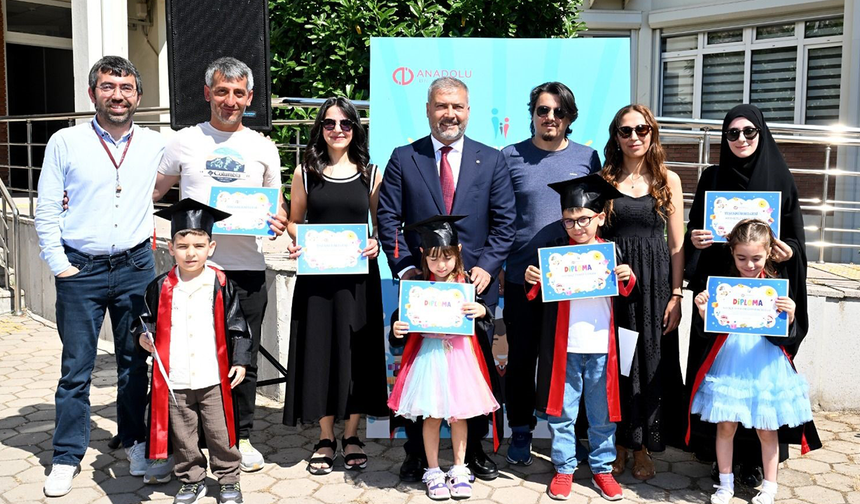 Anadolu Üniversitesi’nde Özel Mezuniyet Coşkusu