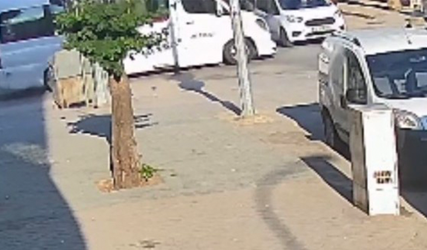 Eskişehir'de 9 Kişinin Yaralandığı Kaza Anı Kameraya Yansıdı