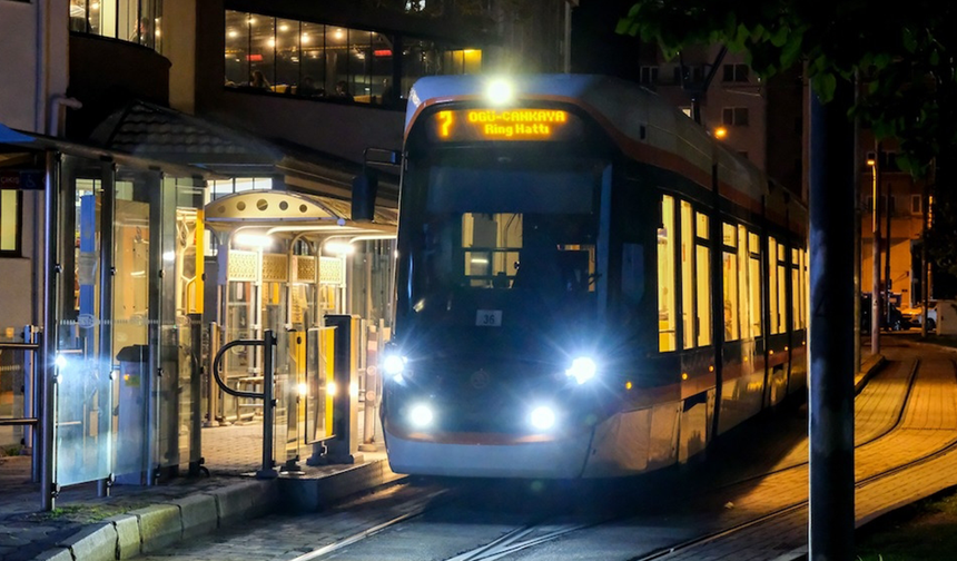 Eskişehir’de Gece Tramvay Seferleri Duruyor