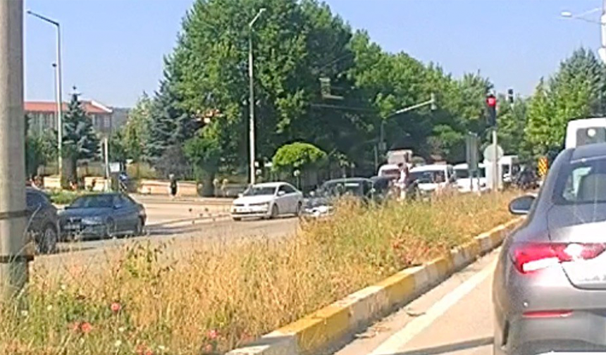 Eskişehir’de Yaya Geçidinde Dikkatsizlik Kazaya Neden Oldu!