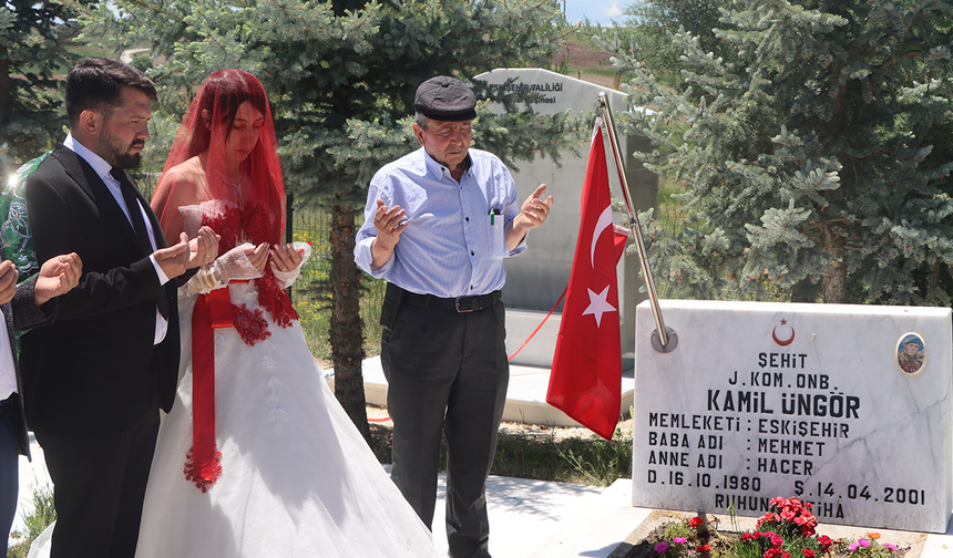 Eskişehirli Damattan Düğün Gününde Şehit Amcasına Vefa!