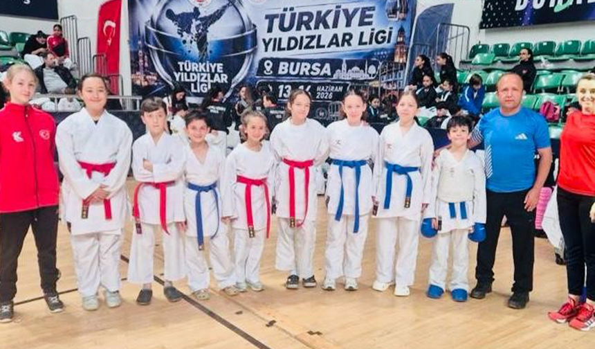 Eskişehirli Karateciler Şampiyonadan 27 Birincilikle Döndü!