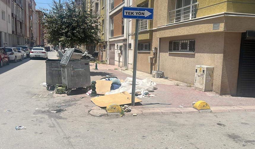 Tepebaşı’nda Artan Çöp Sorununa Mahalleliden Tepki!