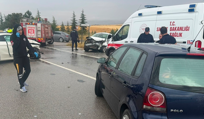 Eskişehir-Ankara Yolunda Can Pazarı! 6 Kişi Yaralandı