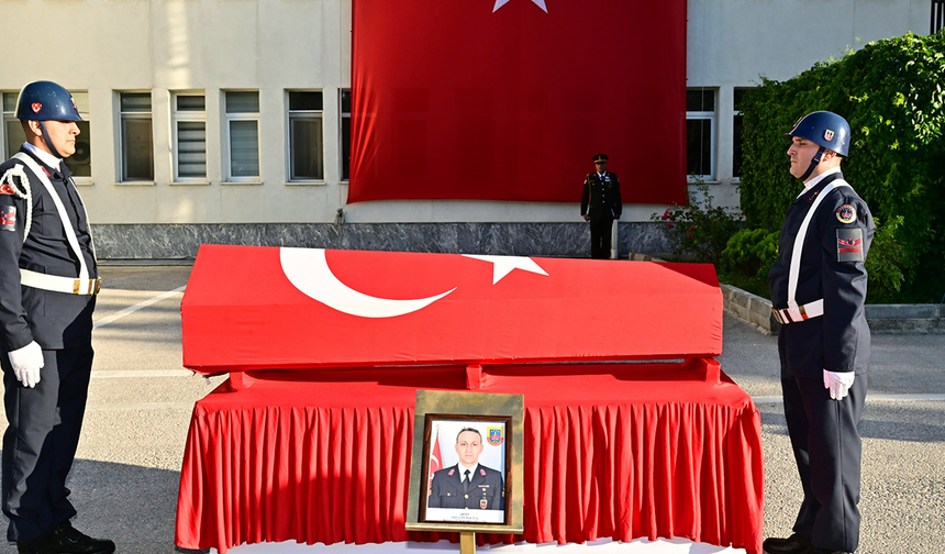 Eskişehir Şehidini Dualarla Memleketine Uğurladı