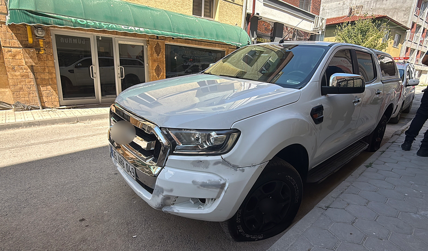 Eskişehir’de Ayrılığı Hazmedemeyen Eski Sevgili Aracın Lastiklerini Kesti!