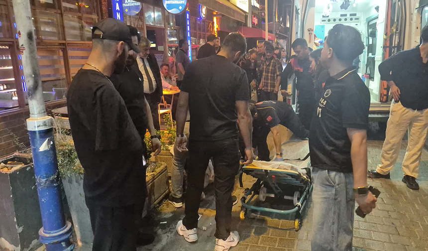Eskişehir’de Barlar Sokağı’nda Bıçaklı Kavga
