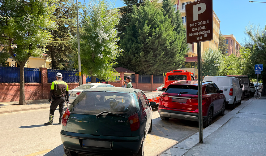 Eskişehir'de Bu Alanı İşgal Eden Araçlara Ceza Yağıyor!