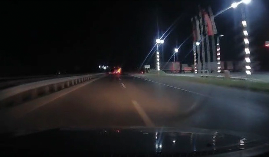 Eskişehir’de Direksiyon Başında Uyuyan Sürücü Faciadan Kıl Payı Kurtuldu!