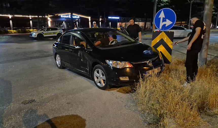 Eskişehir’de Gece Yarısı Kaza! Taksiyle Otomobil Çarpıştı