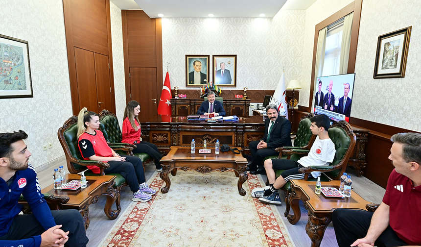 Eskişehir’in Gururu Sporcular Vali Yılmaz’la Buluştu
