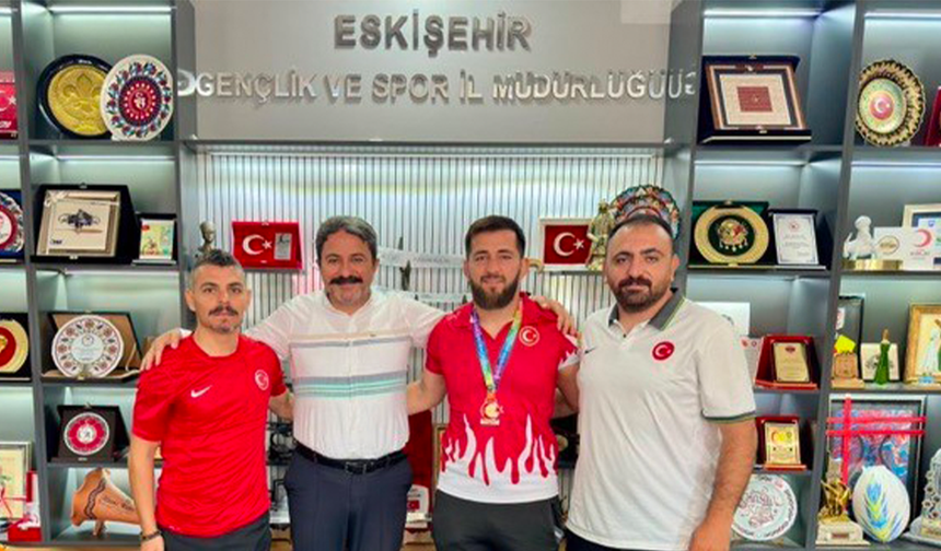 Eskişehirli Güreşçilerden Şampiyonada Gururlandıran Başarı!