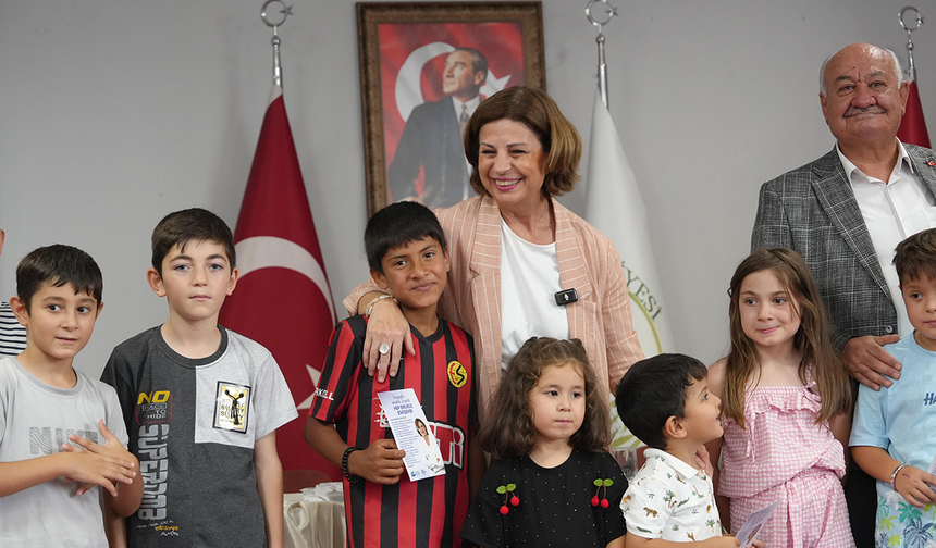 Başkan Ünlüce’den Öğrencilere Yeni Dönem Öncesi Anlamlı Hediye!