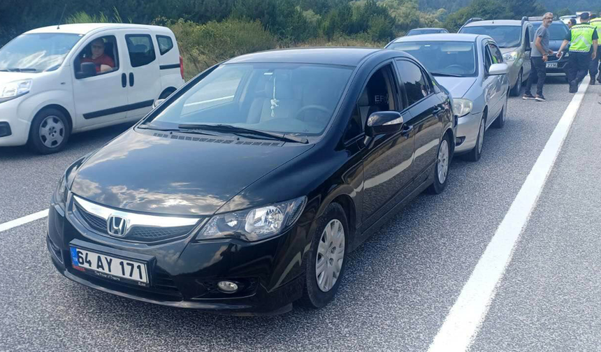 Eskişehir-Bozüyük Yolunda Zincirleme Kaza! 4 Araç Birbirine Girdi
