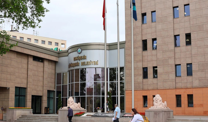 Eskişehir Büyükşehir’den Yeni Düzenleme! Yaya Geçişlerine Kapatıldı!