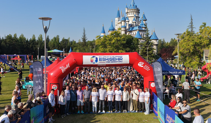 Eskişehir’de 2 Binden Fazla Sporcunun Katılımıyla Maraton Coşkusu Yaşandı!