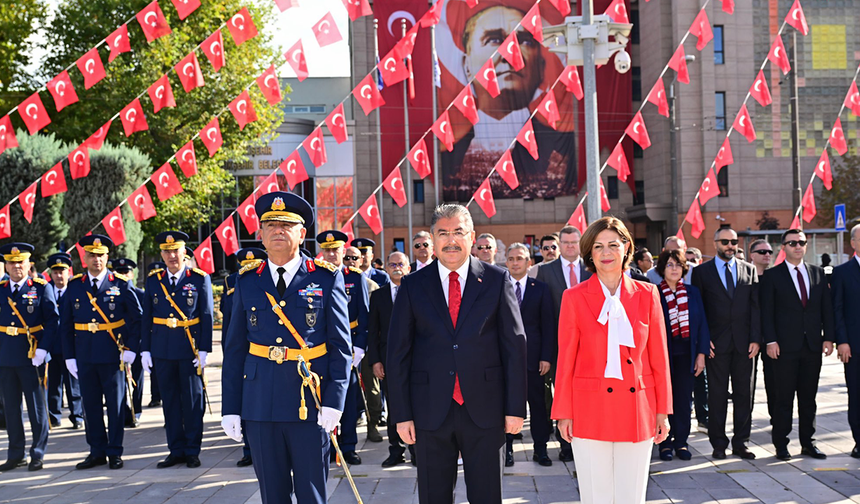 Eskişehir'de 30 Ağustos Zafer Bayramı Kutlamaları Coşkuyla Başladı!