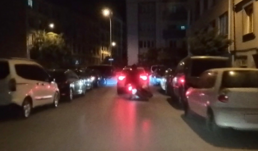 Eskişehir’de Ani Fren Kazayı Getirdi! İki Kişi Yola Düştü