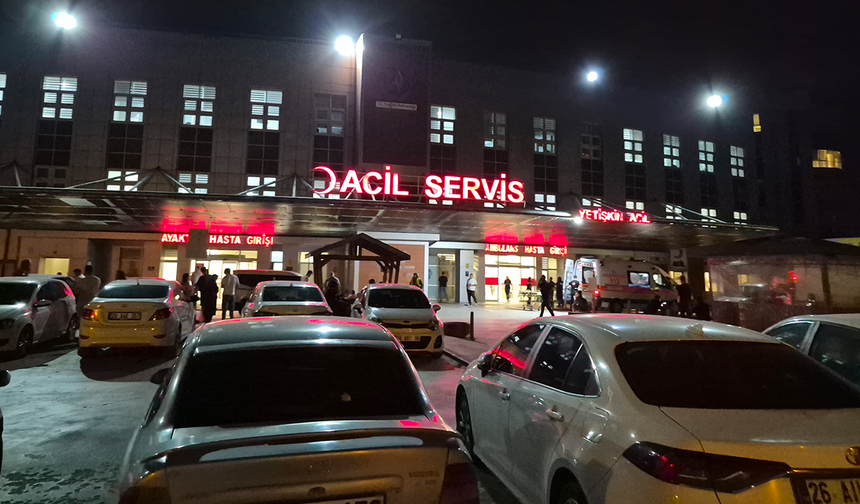 Eskişehir’de Barlar Sokağı’nda Bıçaklı Kavga: 1 Yaralı