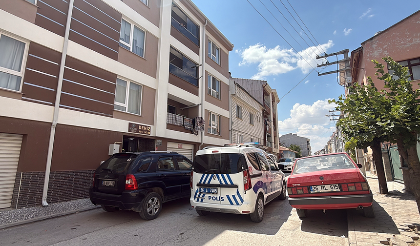 Eskişehir’de Camdan Düşen 15 Yaşındaki Çocuk Hastaneye Kaldırıldı!