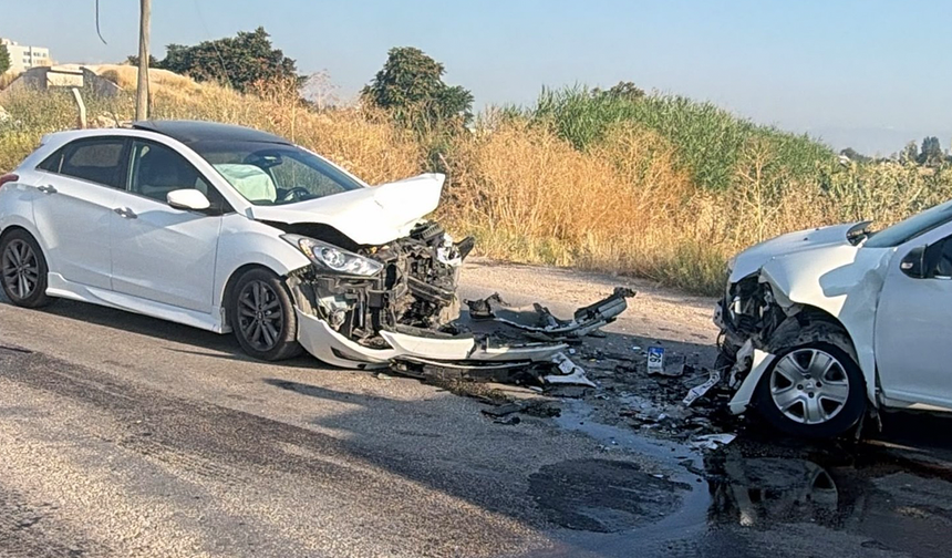 Eskişehir’de Çarpışmanın Şiddeti Araçları Hurdaya Çevirdi