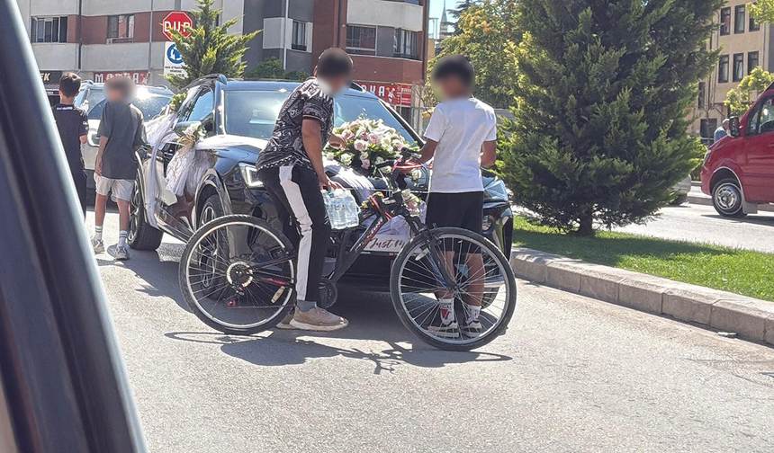 Eskişehir’de Çocuklar Bahşiş Almak İçin Canlarını Hiçe Saydı