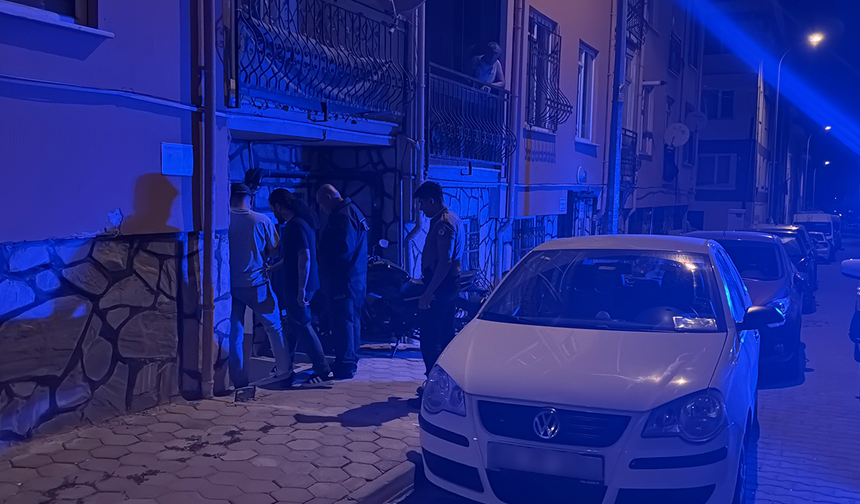 Eskişehir'de Film Gibi Soygun! 3 Koli Yasaklı Maddeyi Çalıp Kaçtılar!