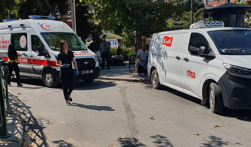 Eskişehir’de Hatalı Park Ambulansa Geçit Vermedi!