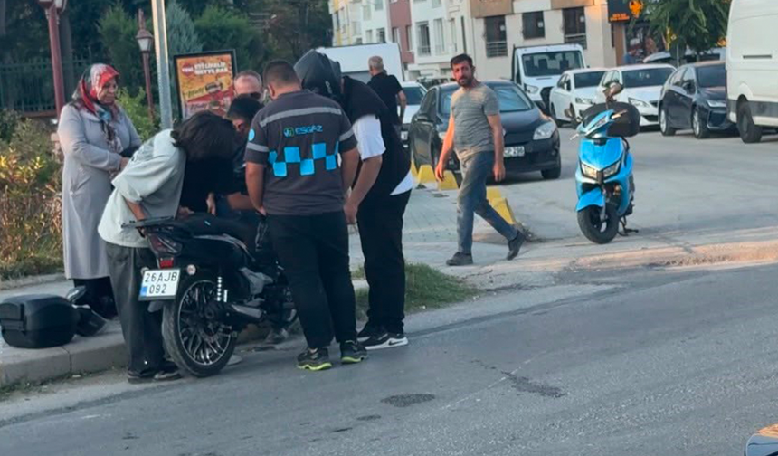 Eskişehir’de İki Motosikletin Çarpışması Hastanede Bitti
