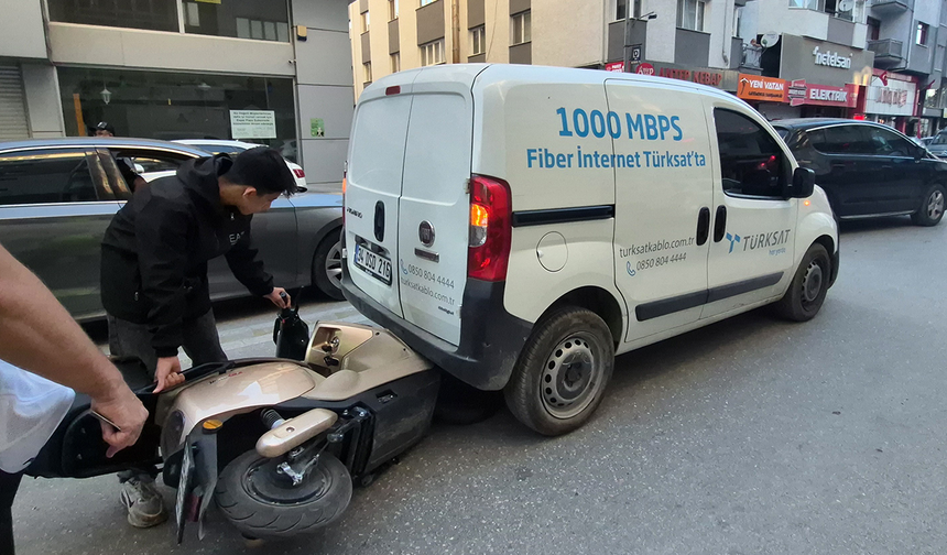 Eskişehir’de Motosiklet Aracın Altında Kaldı